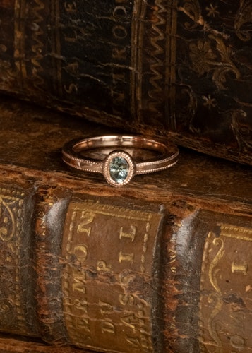”Vinterljus” 18k Rose Gold Ring With Sapphire
