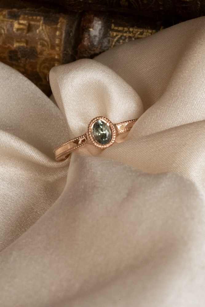 ”Vinterljus” 18k Rose Gold Ring With Sapphire
