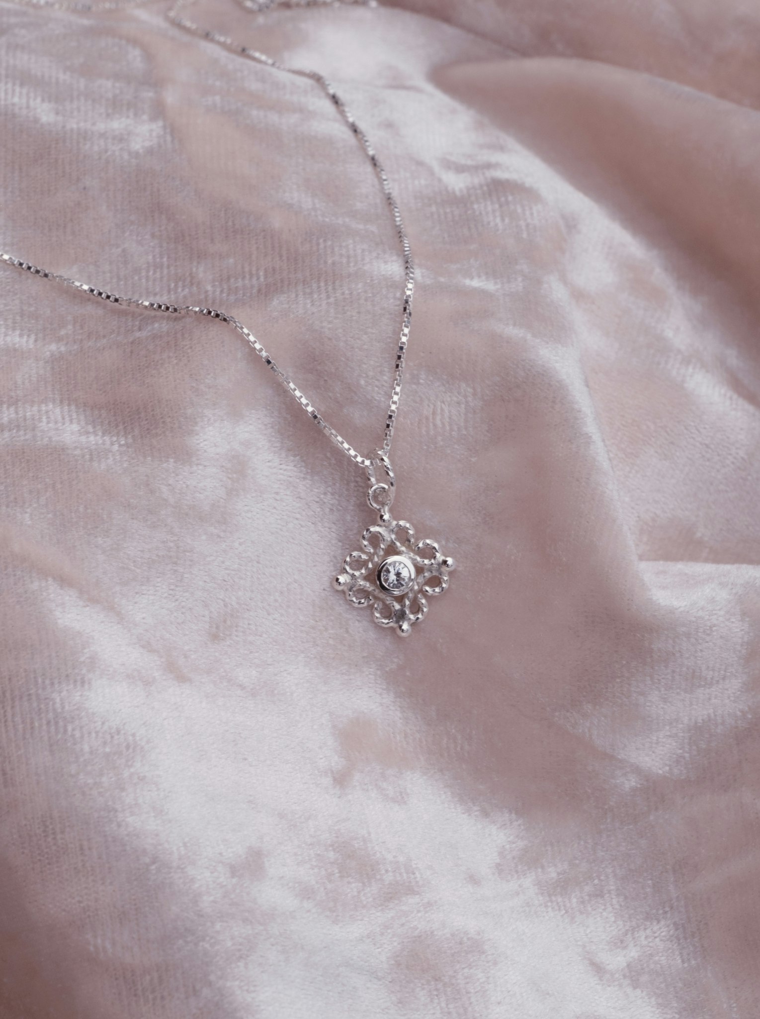 ”Fri” Silver Necklace With A Sapphire