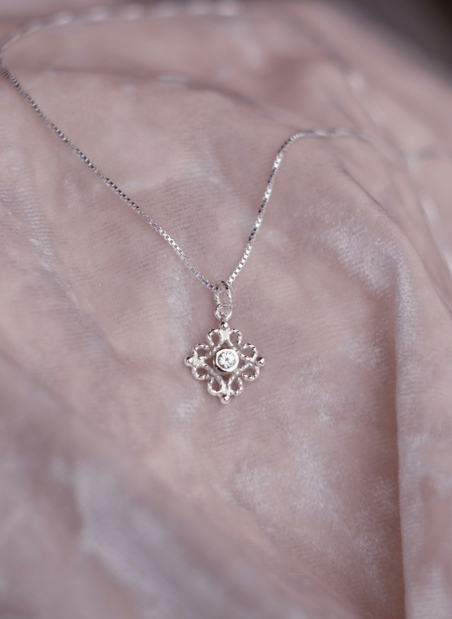 ”Fri” Silver Necklace With A Sapphire