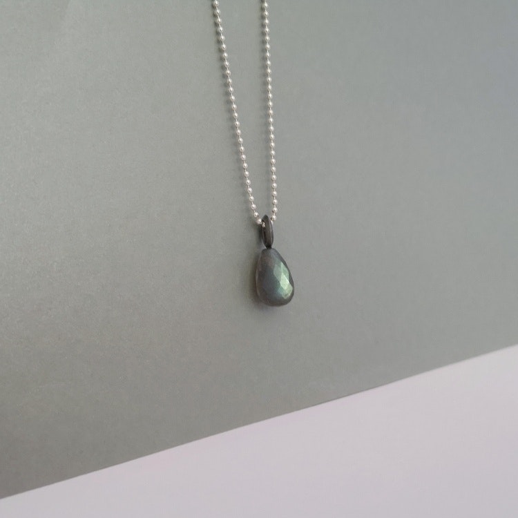 Handmade pendant oxidized silver labradorite handgjorda hängsmycke oxiderad labradorit