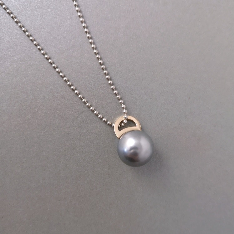 Handmade pendant 18k gold pearl handgjorda hängsmycke guld pärla