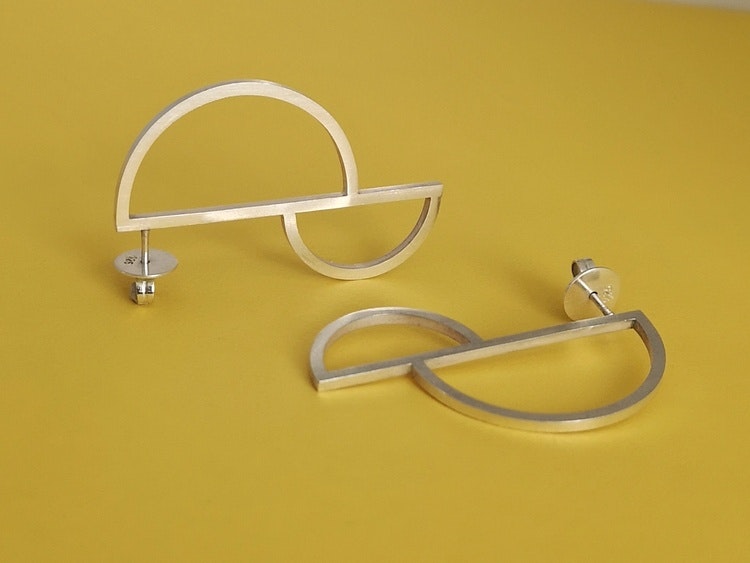 handmade geometric statement earrings silver handgjorda geometriska örhängen