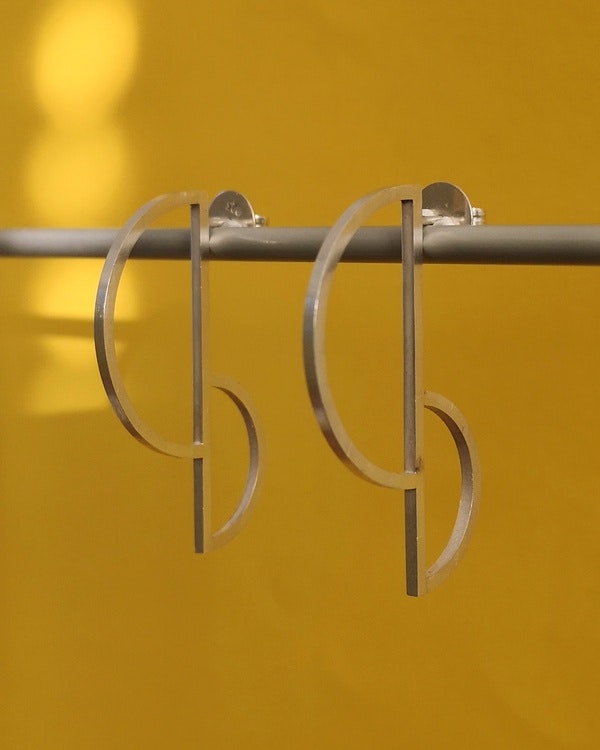 handmade geometric statement earrings silver handgjorda geometriska örhängen