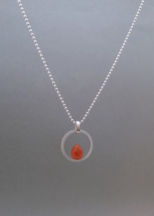 Handmade necklace pendant silver carnelian handgjorda hängsmycke halsband orange karneol