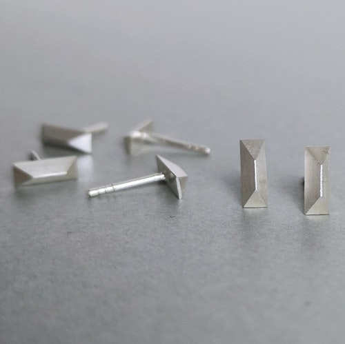 Zagon Stud Earrings