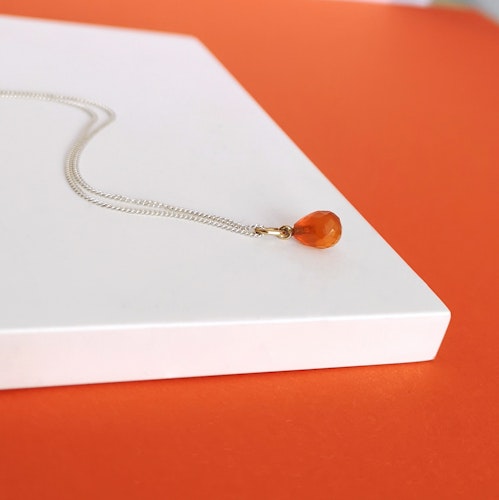 Minima Pendant with Carnelian