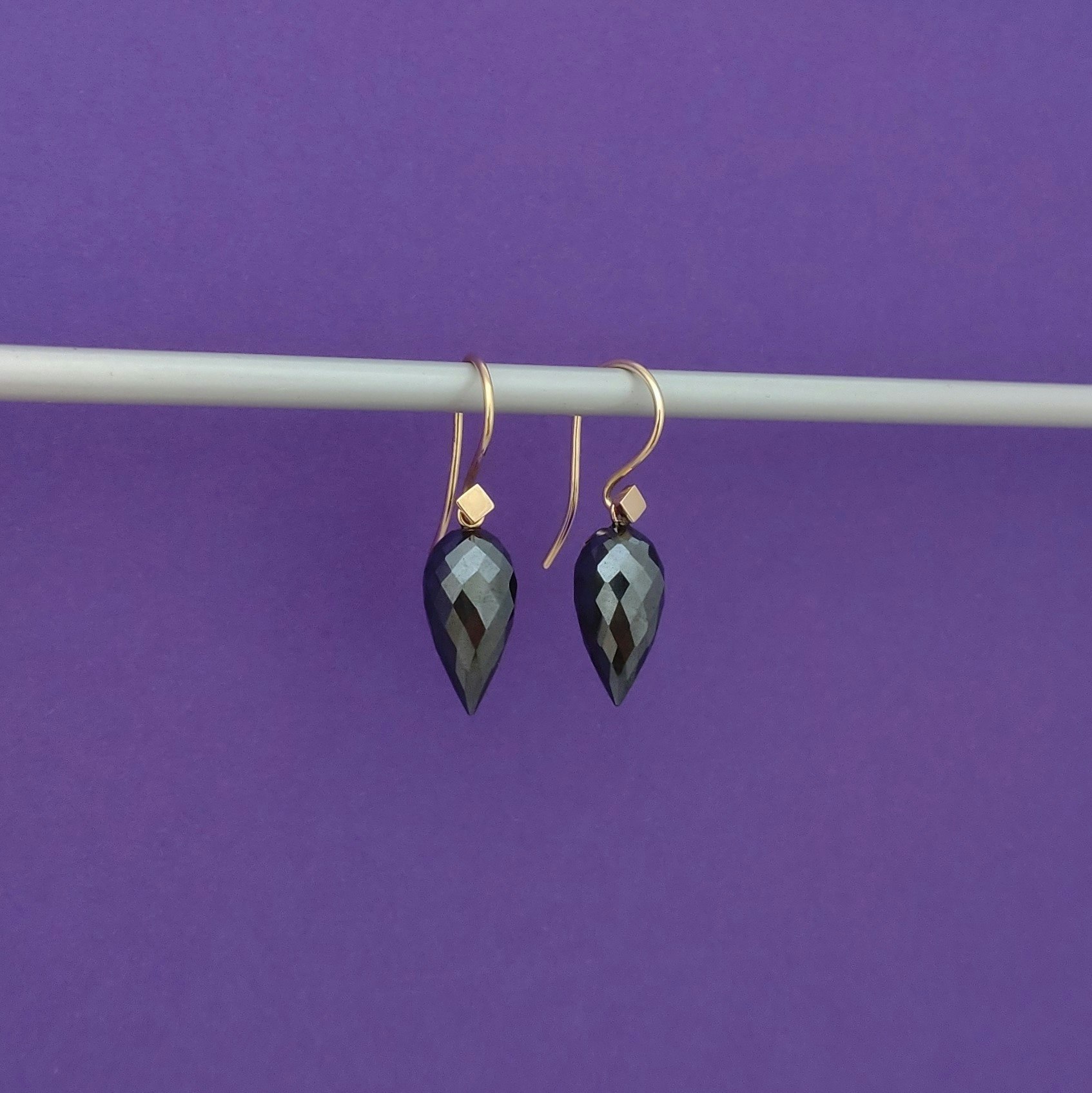 Tetra Hematite Points