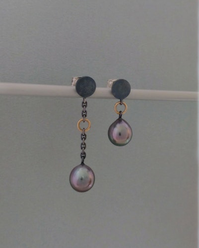 Assymetrical Earrings with Tahitian Pearls
