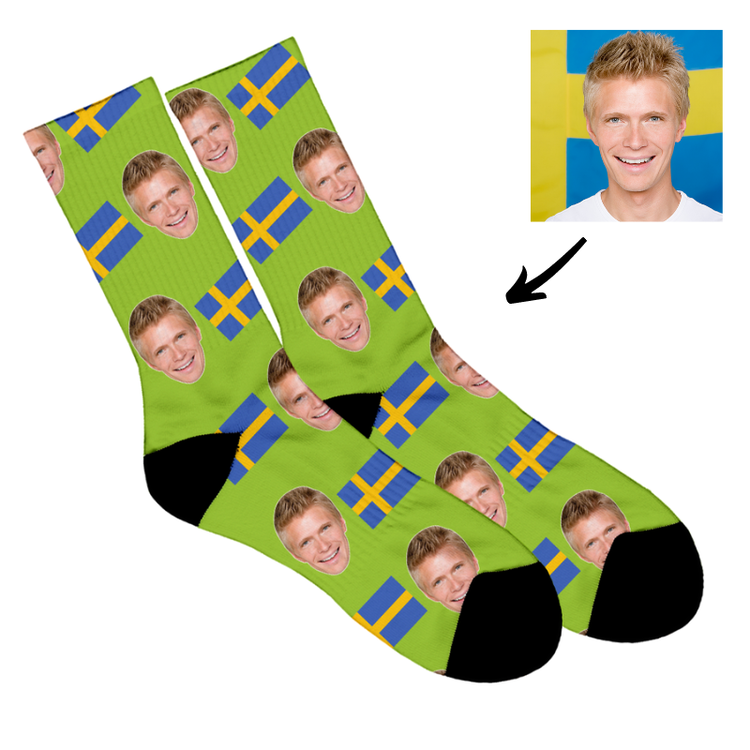 Personliga strumpor med ansikten - Svenska flaggan - Noveltiz.se -  Presenter och Roliga Prylar
