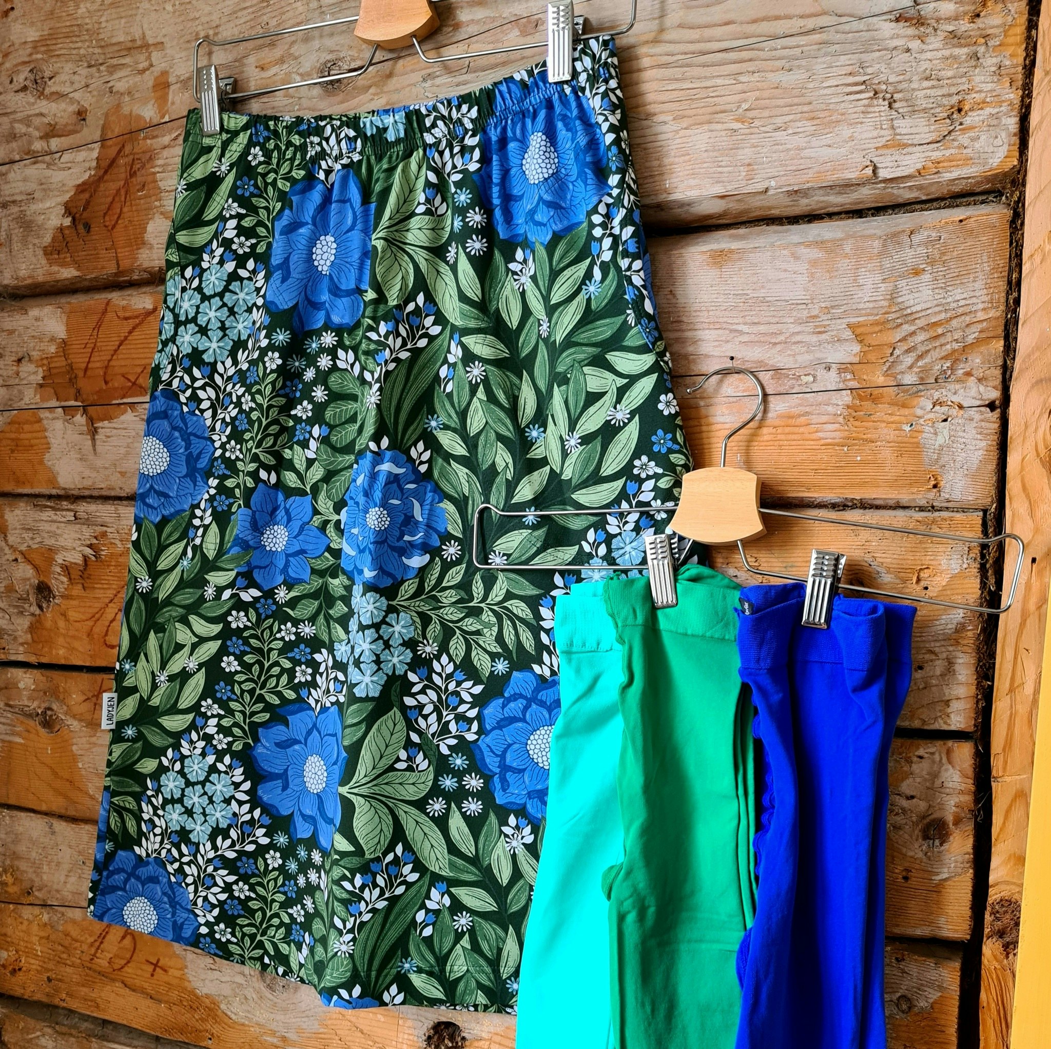 TRIKÅKJOL Blå blomma - storlek XS & XXL