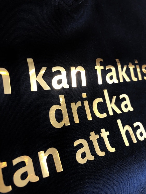 T-shirt svart eget tryck/egen text (dam) - Alixtra