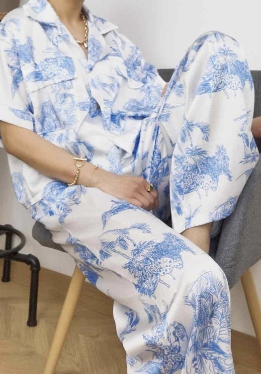 Issie blå