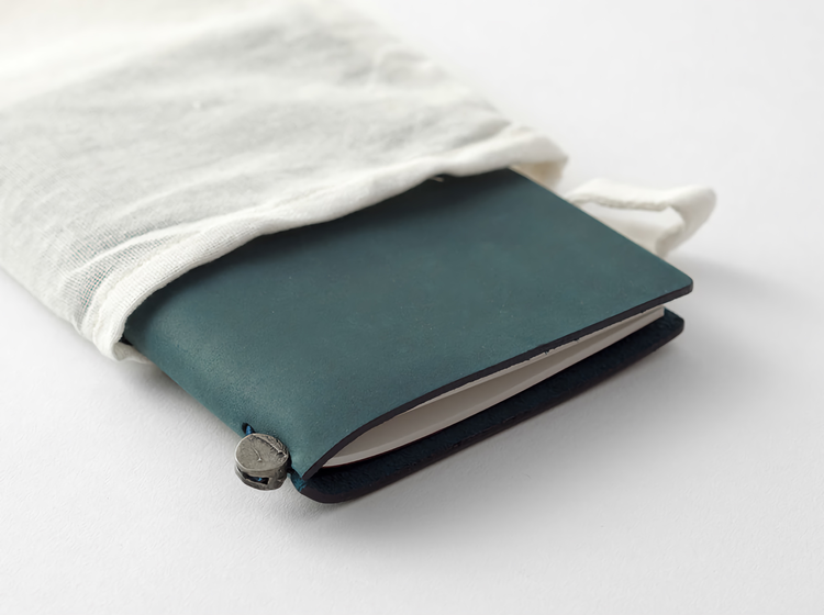 Traveler’s Company Traveler's notebook – Blue, Passport size (Starter Kit)