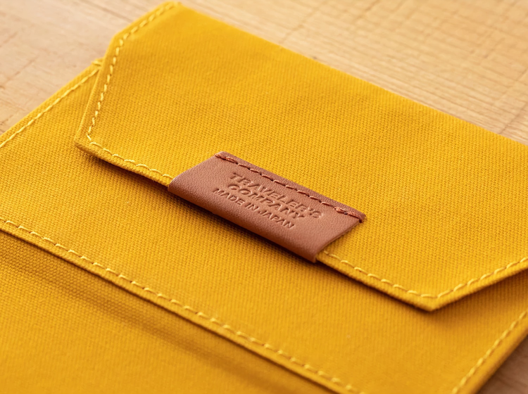 Traveler’s Company Traveler's notebook - Cotton Zipper Case Mustard, Passport Size (B-Sides & Rarities)