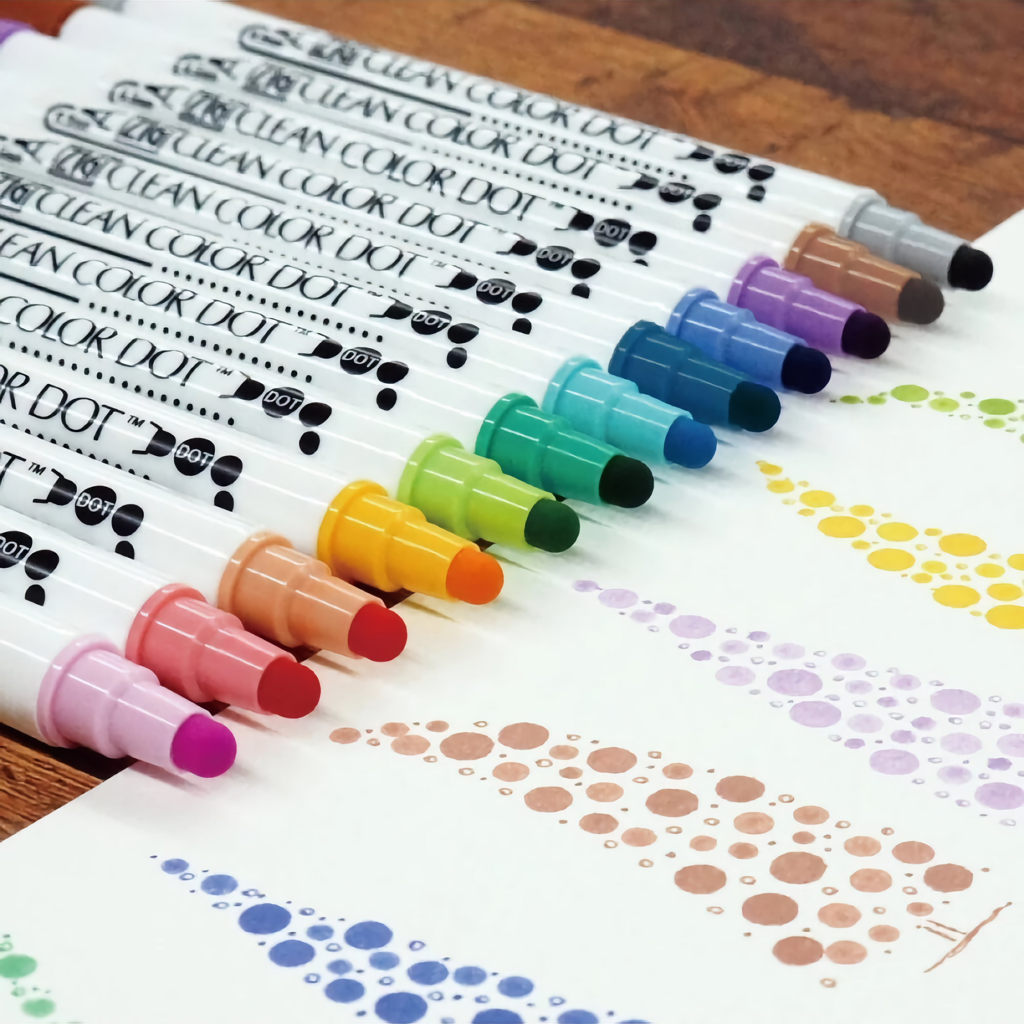 Kuretake ZIG Clean Color Dot 12-pack