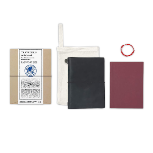 Traveler’s Company Traveler's notebook – Black, Passport size (Starter Kit)