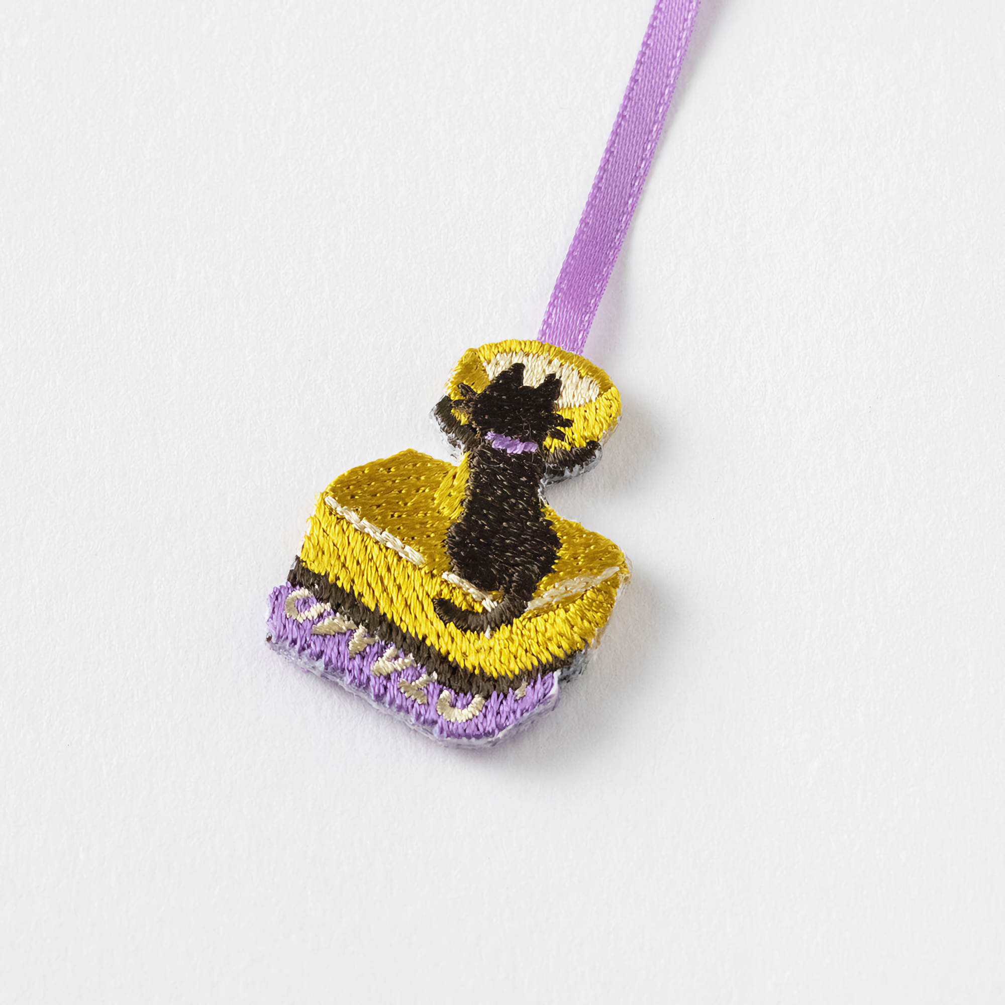 Midori Embroidery Clip Bookmark Cat