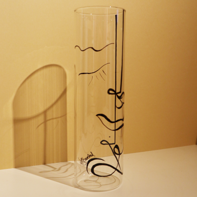 Genomskinlig handmålad vas, 28 cm
