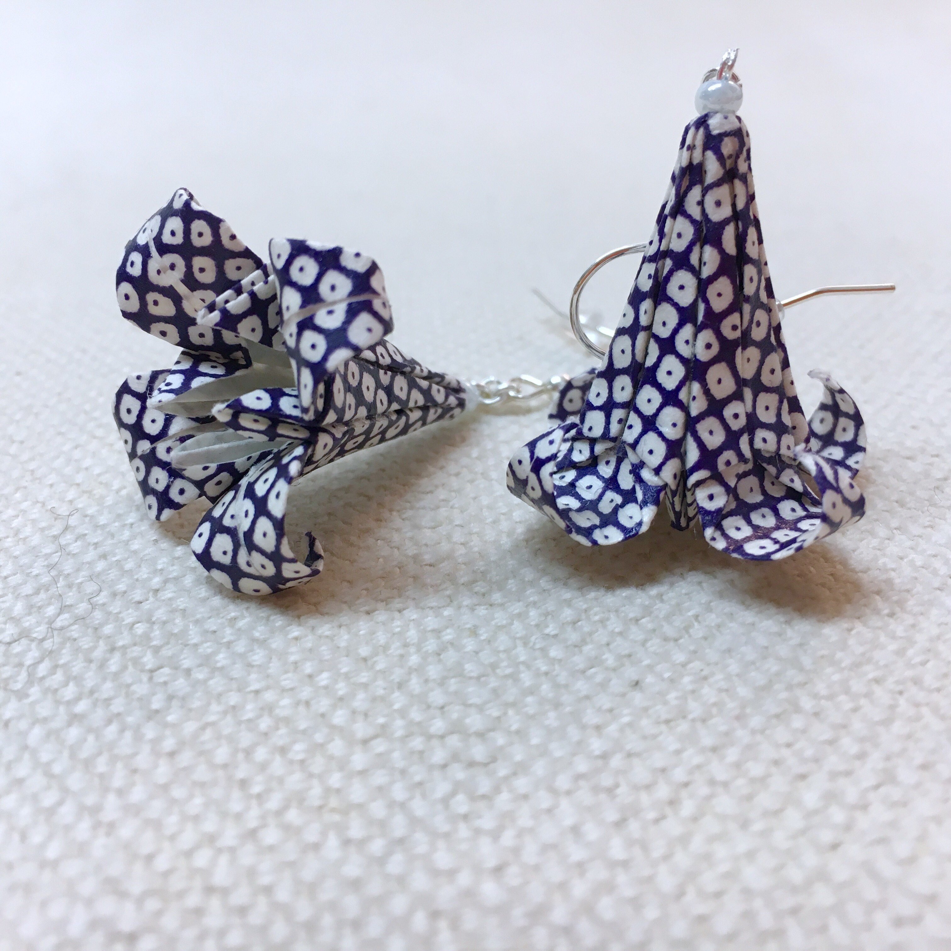 Örhänge Origami Lilja Par