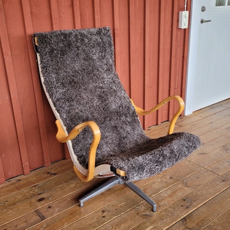 Fåtölj Pernilla (Bruno Mathsson)"Renoveringsuppdrag"