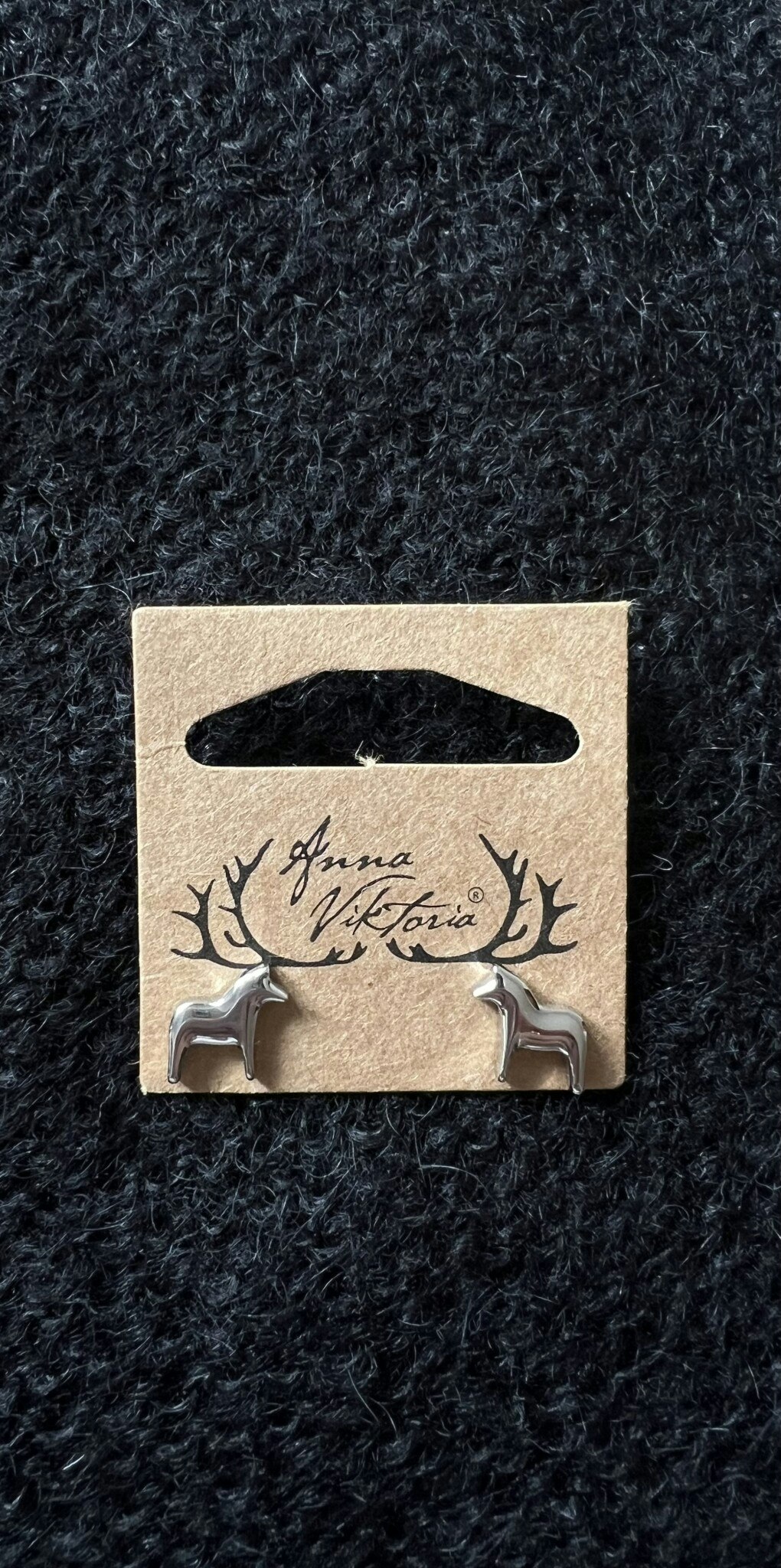 62916 DALAHÄST STIFTÖRHÄNGE SILVER/DALAHORSE STICK EAR SILVER