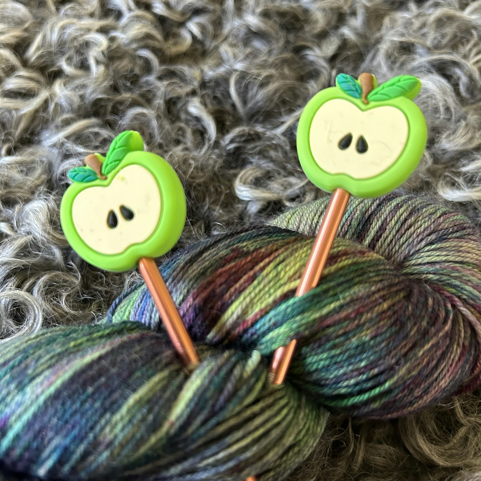 Stickstoppers, ÄPPLE