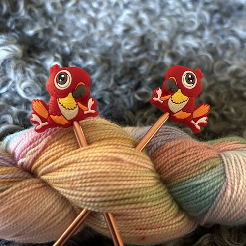 Stickstoppers, Papegoja, röd