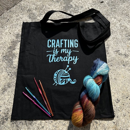Tygkasse, … MY THERAPHY, svart