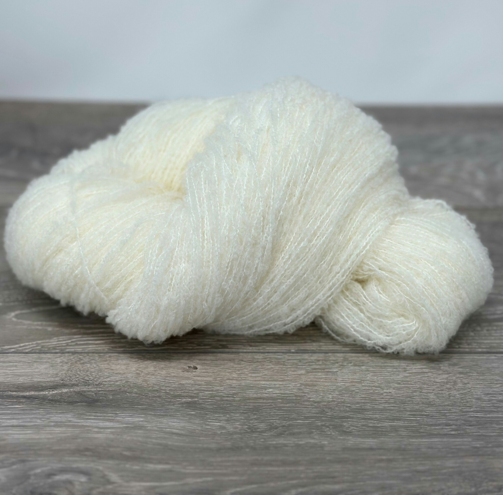 Garn att färga, Boucle Fluff, 100 g