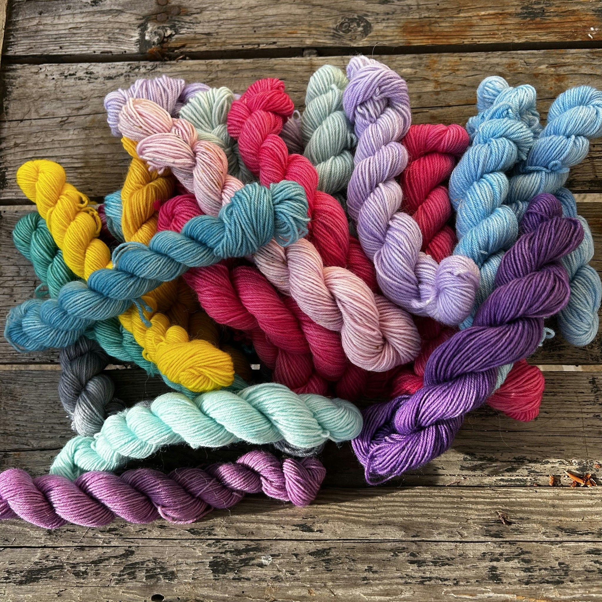 Lär dig att syrafärga garn/ull, fortsättning, 21 September 💜💙💚🧡❤️ Pris: 550:-/person