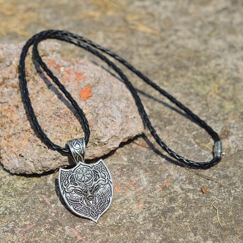 Shield Amulet Vikings Necklace Halsband