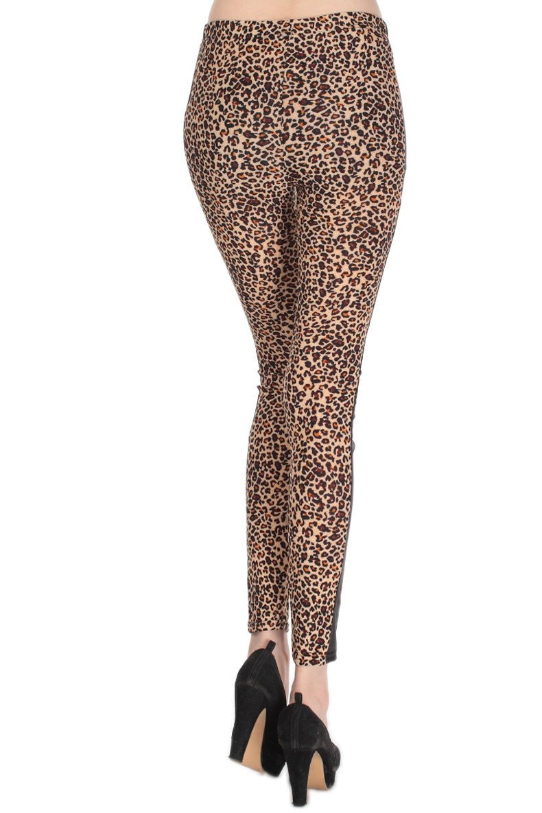 Wetlook leggings i svart leopard Fynd - Leggingslagret