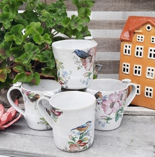 RUSTIKA KERAMIKMUGGAR MED FÅGLAR