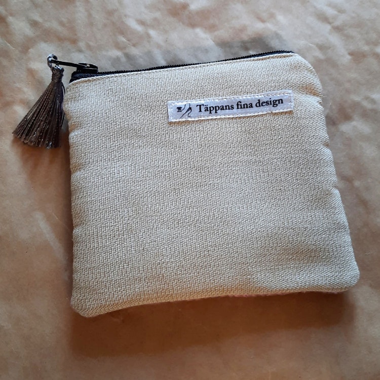 Rosa börs handbroderad med pingvin