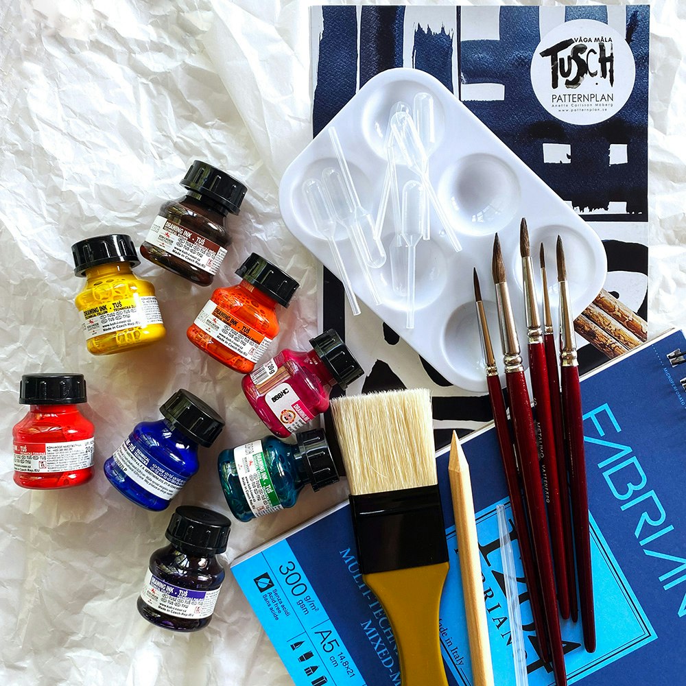 Nyinkommet! Färgstarkt tusch-kit!