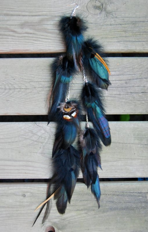 Jungle Drum Feather earring