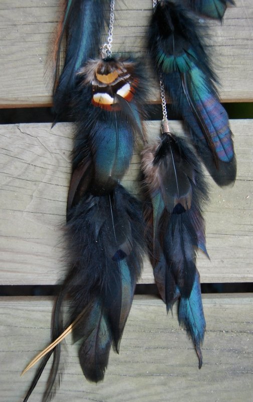 Jungle Drum Feather earring