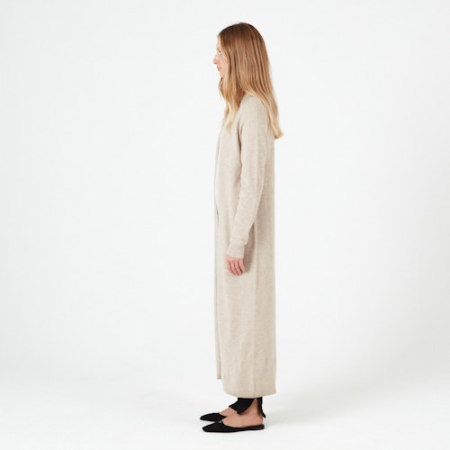STINA. Long cardigan with a lovely fall. Beige.