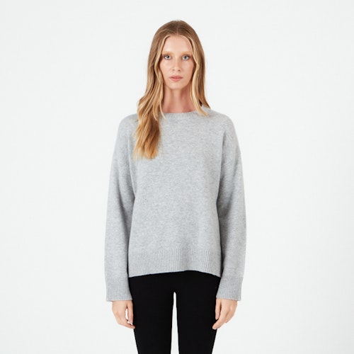 EDIT. Double knitted cashmere sweater. Light grey.