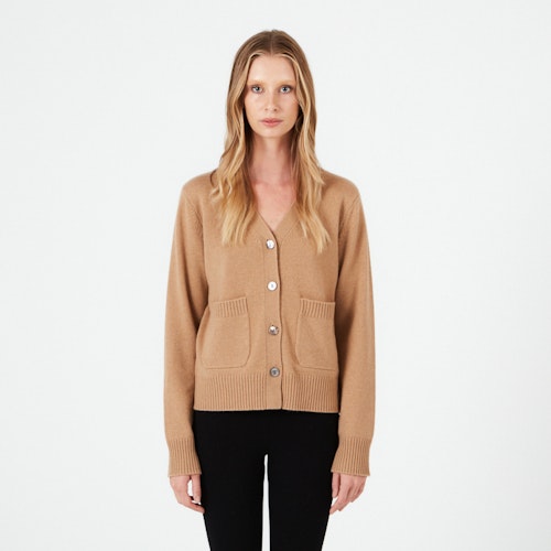 HEDDA. Double knitted cashmere cardigan. Camel.