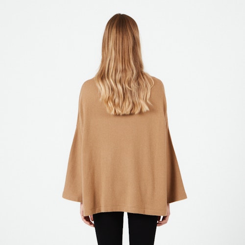 NOVA. Oversized cashmere poncho sweater. Camel.